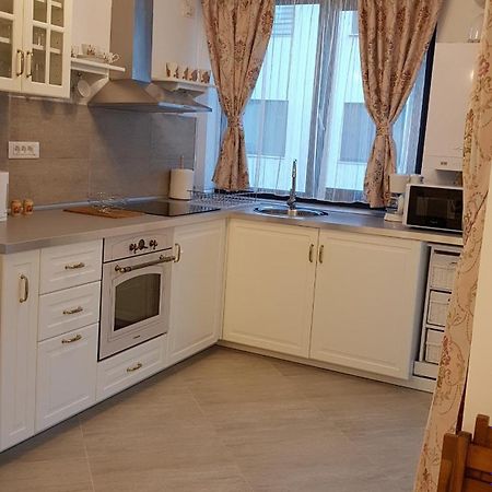 Apartament Ultracentral Monadin 2 Brasov Ngoại thất bức ảnh