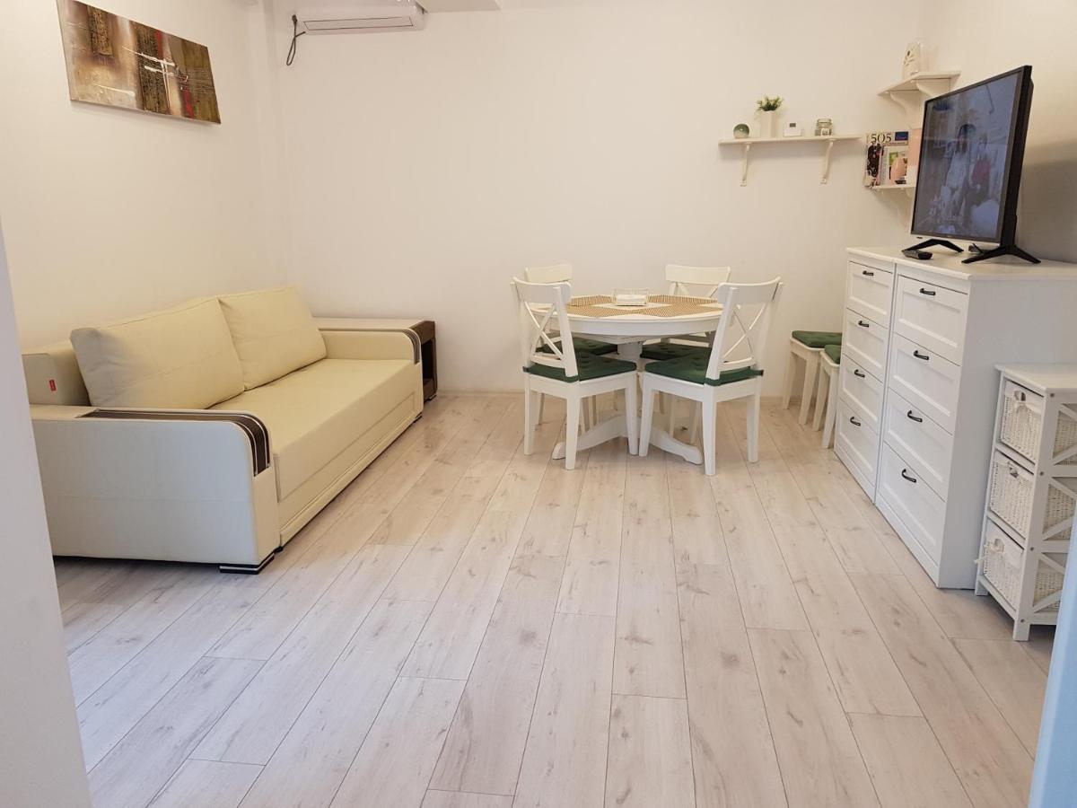 Apartament Ultracentral Monadin 2 Brasov Ngoại thất bức ảnh