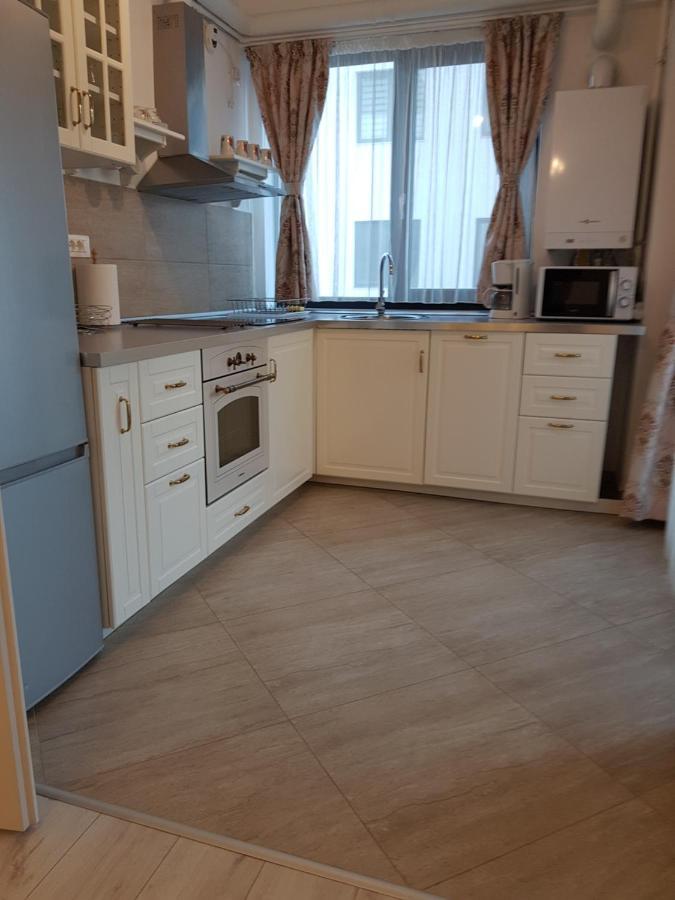 Apartament Ultracentral Monadin 2 Brasov Ngoại thất bức ảnh